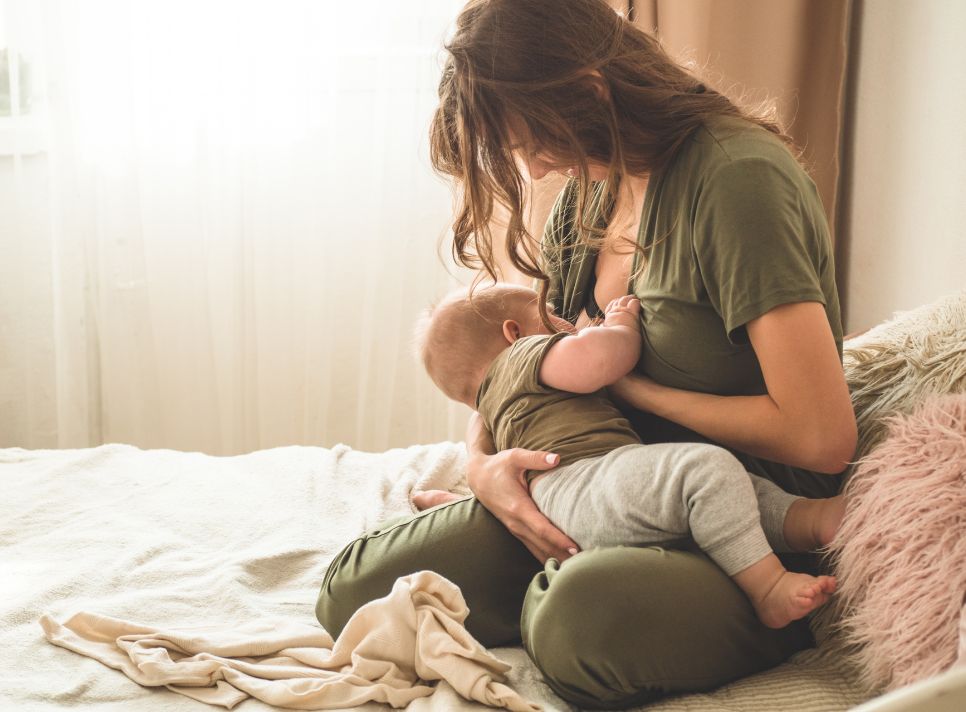 Lactancia materna en casa después del parto