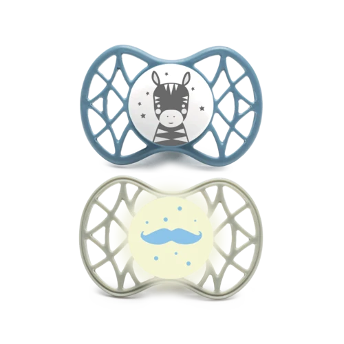 Sett med 2 smokker med kjeveortopedisk eller symmetrisk spene 0m+/ 6m+